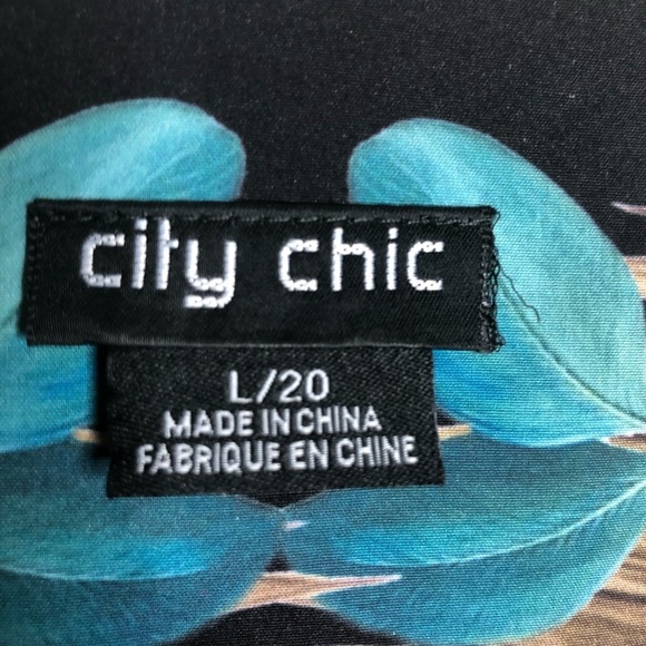 City Chic Floral Dress Zipper in Front and Ruching SZ L/20. - Picture 4 of 9